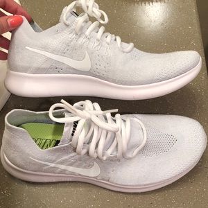 New women’s Nike running flyknit
